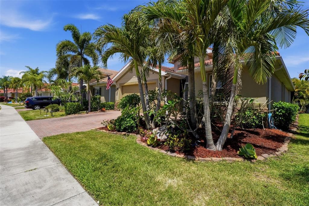 11622 PARROTFISH STREET photo 4