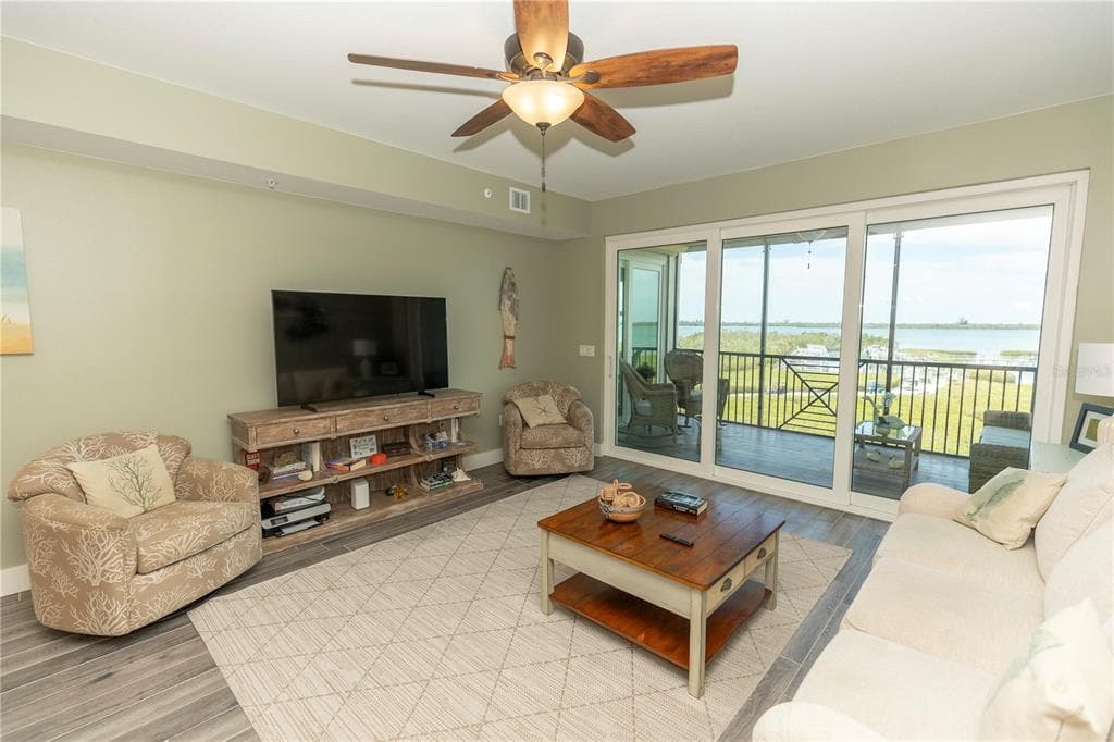 9203 GRIGGS ROAD D302 photo 7