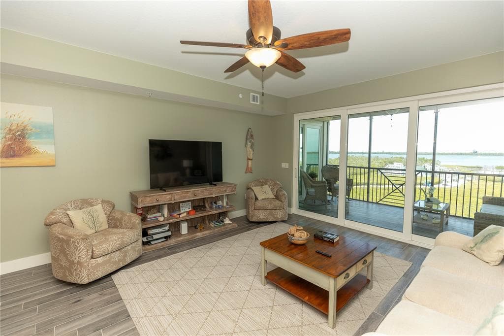 9203 GRIGGS ROAD D302 photo 10