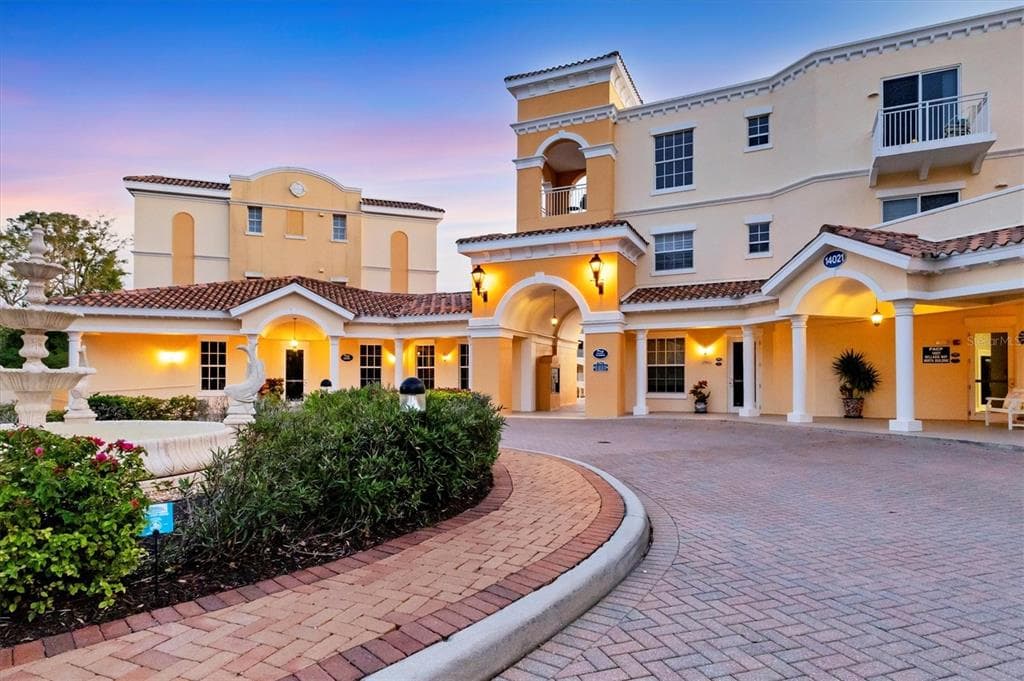14041 BELLAGIO WAY 214 photo 3