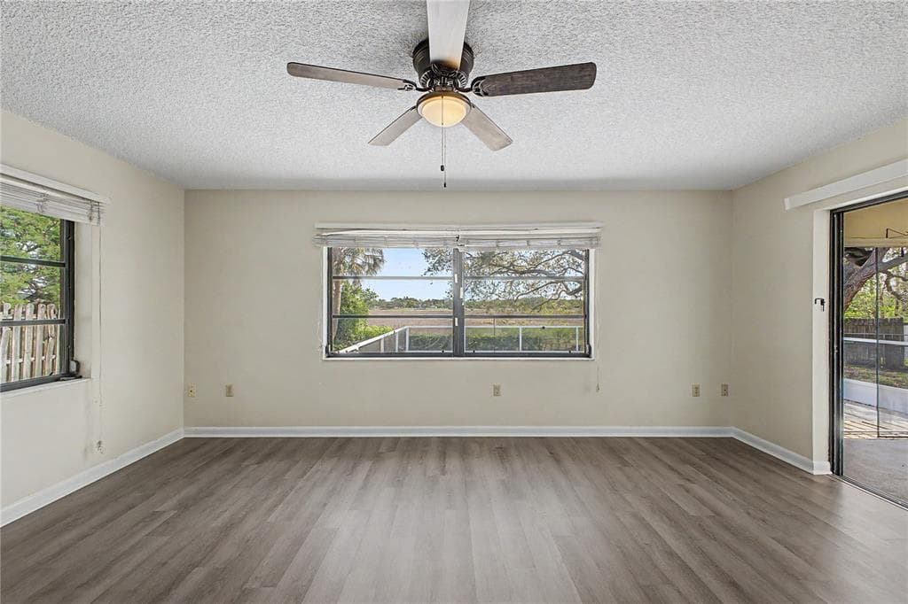 1358 IVYDALE ROAD photo 16