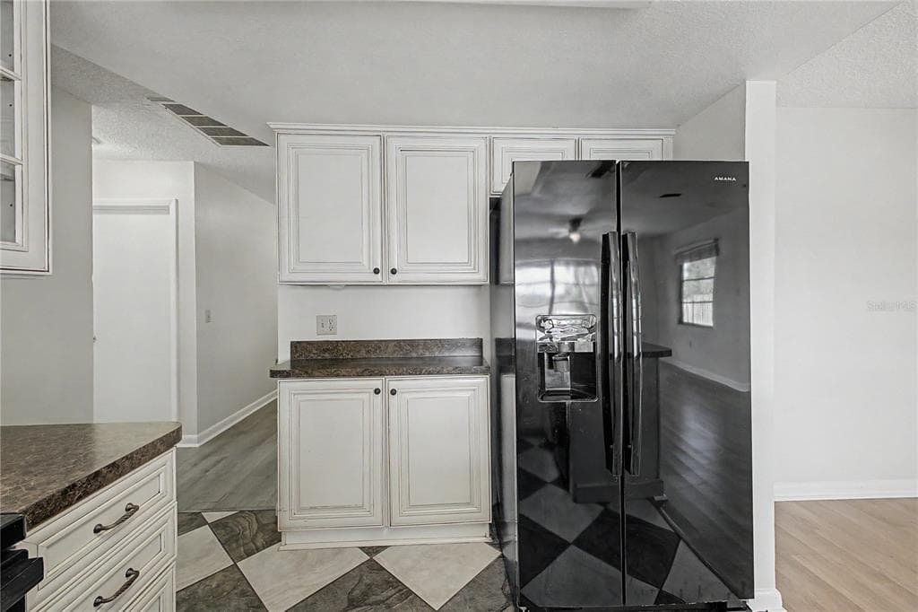 1358 IVYDALE ROAD photo 22