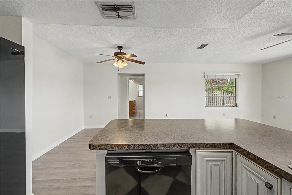 1358 IVYDALE ROAD photo 21