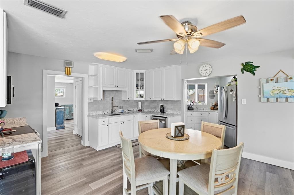 300 DELIDO COURT 2