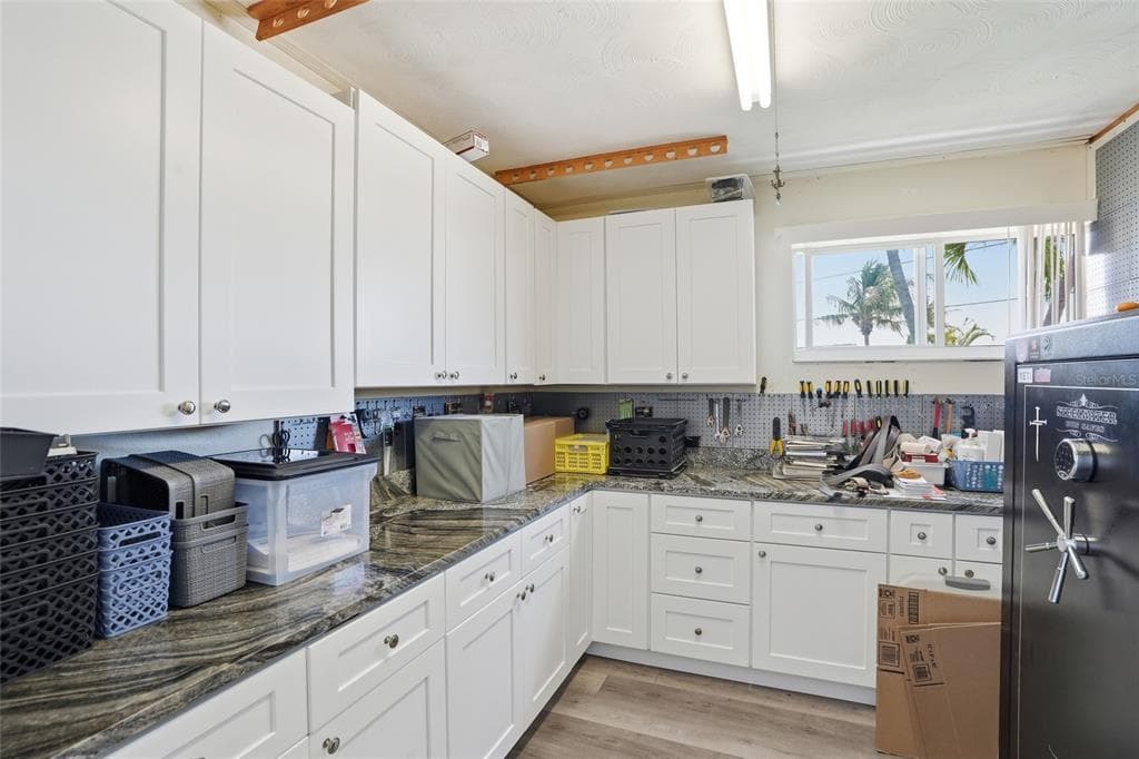 300 DELIDO COURT photo 25