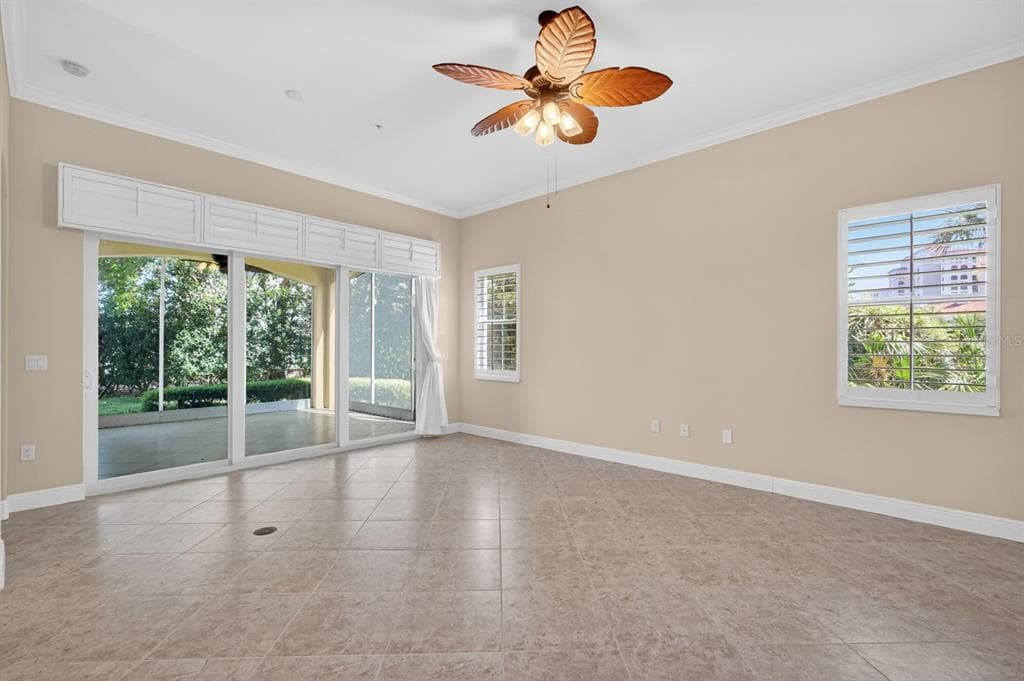 40 CASA BELLA CIRCLE 1101 photo 12