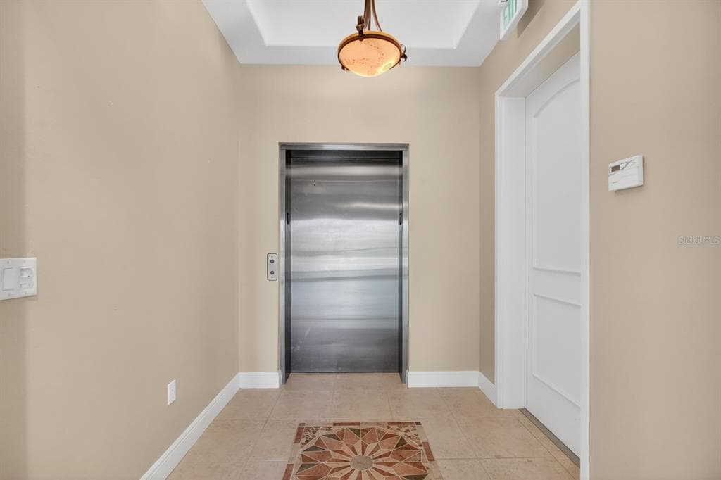 40 CASA BELLA CIRCLE 1102 photo 6