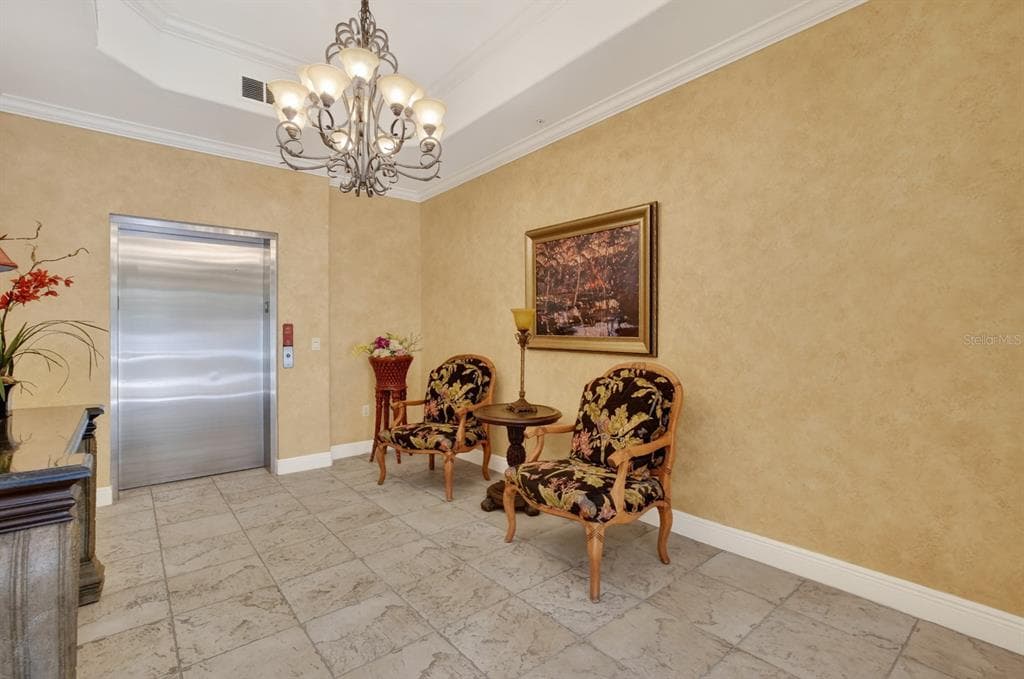 40 CASA BELLA CIRCLE 1102 photo 4
