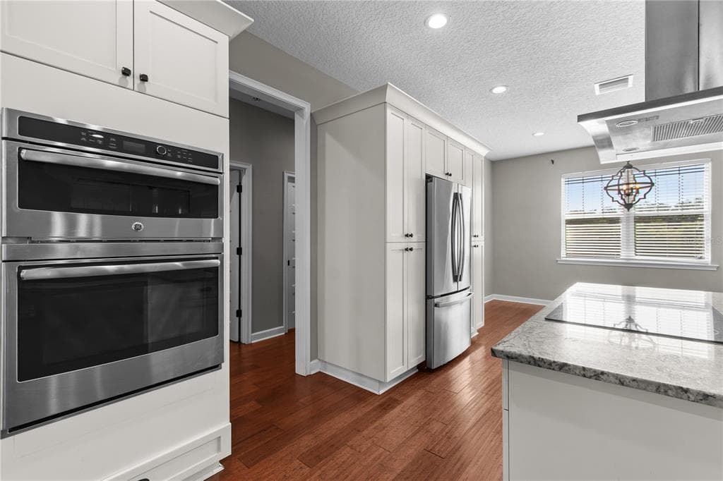 14805 US-301 N photo 22