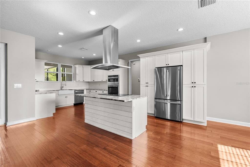 14805 US-301 N photo 19