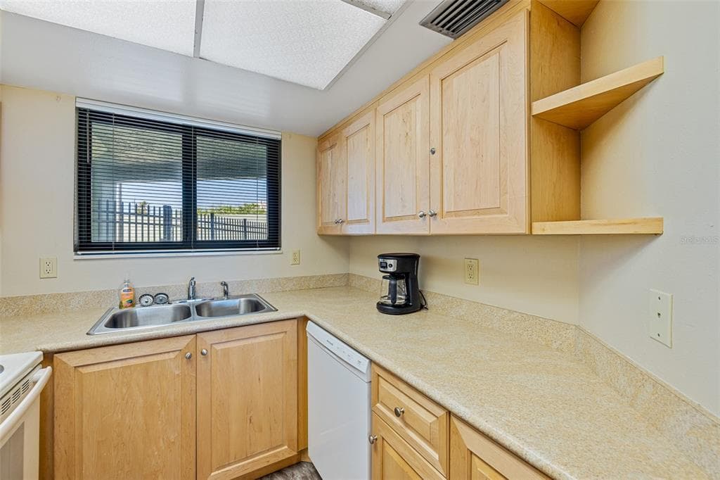 3405 S ATLANTIC AVENUE 101 photo 10