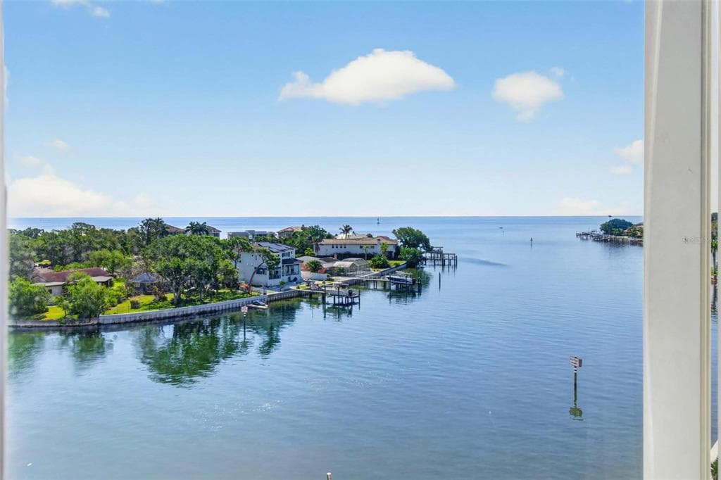 1365 SNELL ISLE BOULEVARD NE 6A photo 18