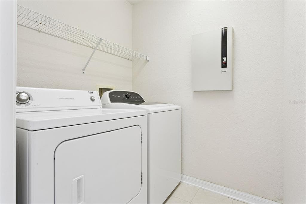 9103 PINEBREEZE DRIVE photo 23