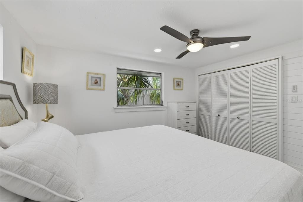 8456 MIDNIGHT PASS ROAD photo 15