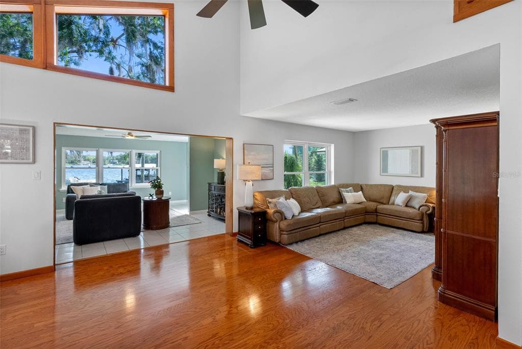 10209 LAKE GROVE DRIVE photo 21