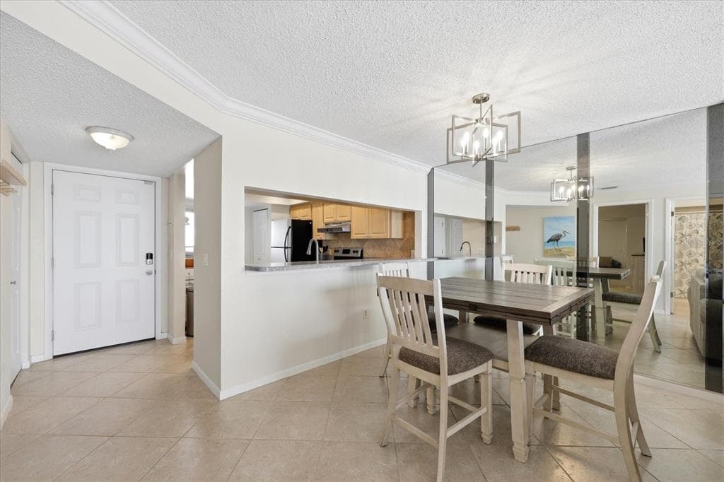 610 ISLAND WAY 607 photo 12