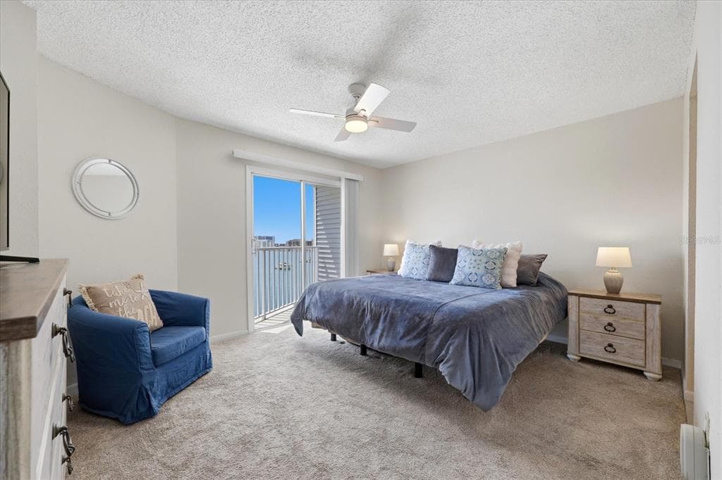 610 ISLAND WAY 607 photo 14