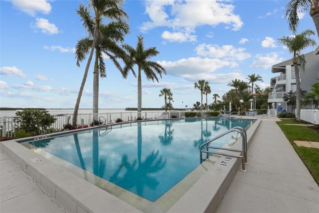 615 DREAM ISLAND PLACE 105 photo 2