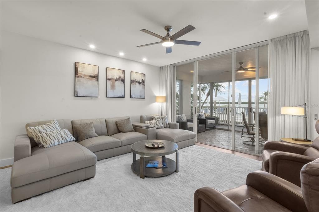 615 DREAM ISLAND PLACE 105 photo 3