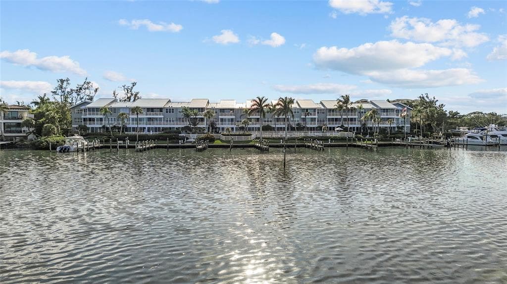 615 DREAM ISLAND PLACE 105 photo 4