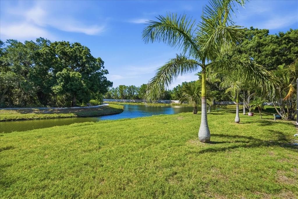 5809 LEXINGTON DRIVE photo 4