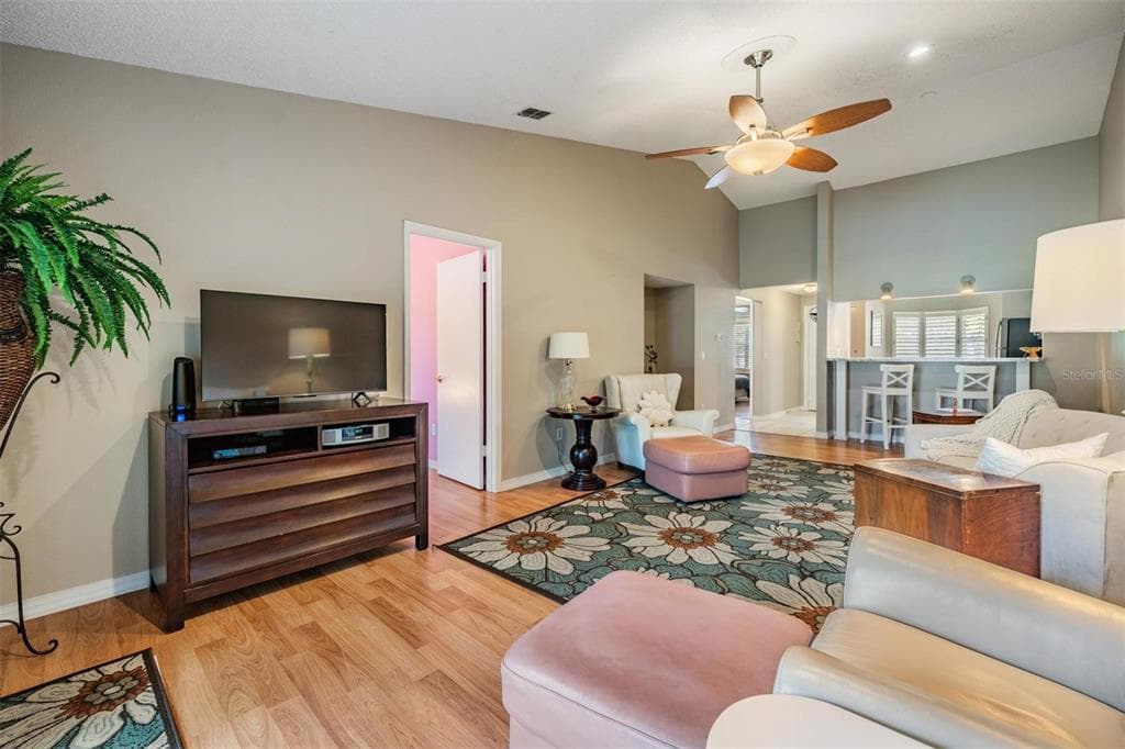 52 BRIGTON COURT photo 17