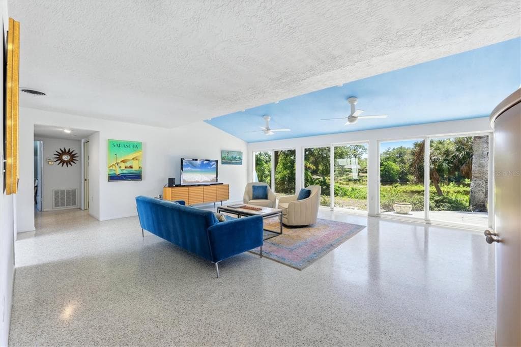 2940 BOUGAINVILLEA STREET photo 6
