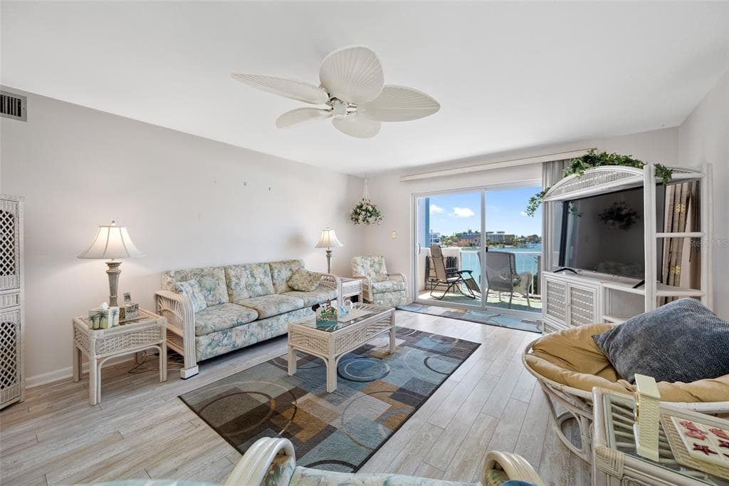 285 107TH AVENUE 306 photo 12