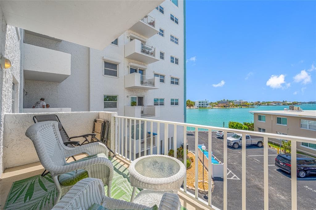 285 107TH AVENUE 306 photo 19
