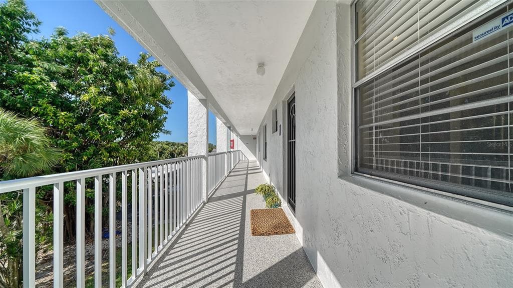 600 SUTTON PLACE B302 photo 5