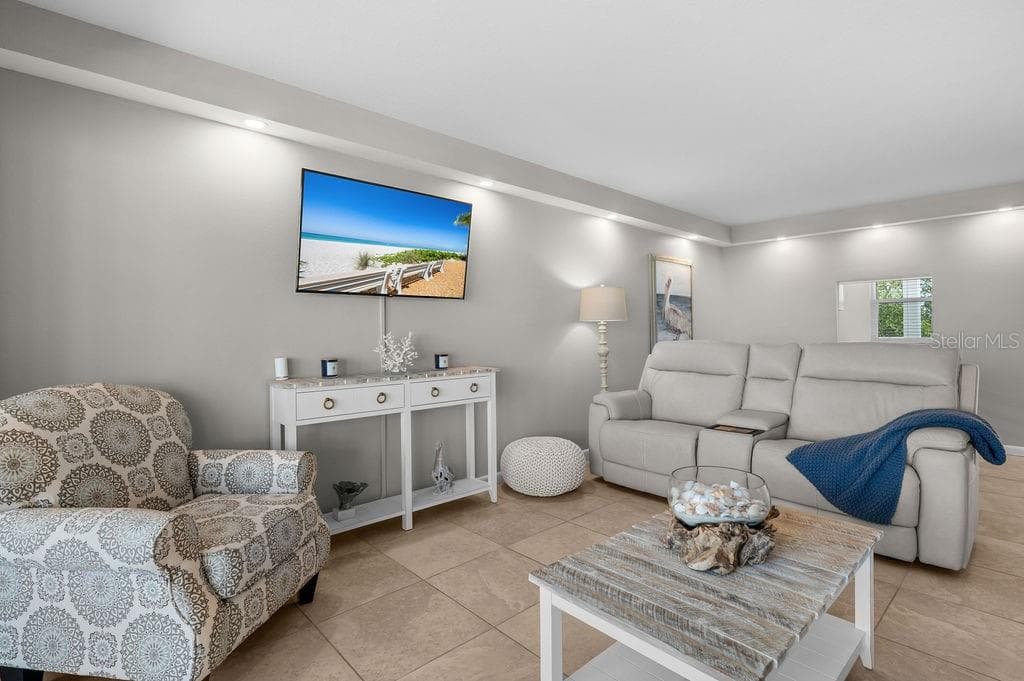 600 SUTTON PLACE B302 photo 15