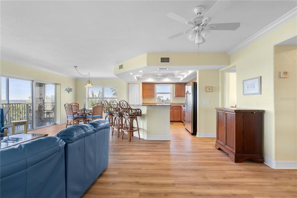 101 N MARION COURT 215 photo 23