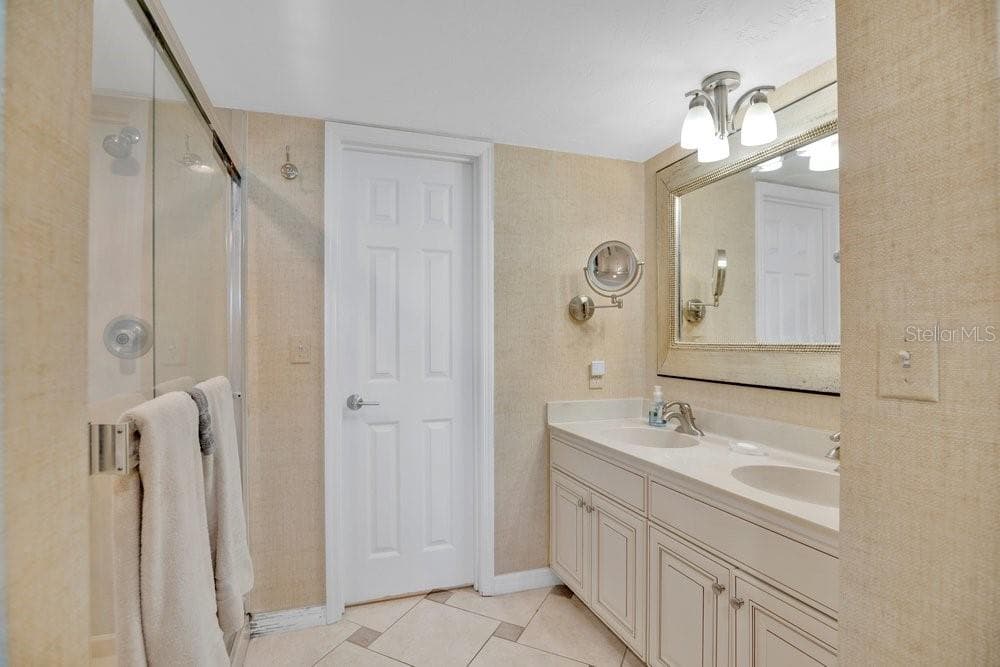 257 MINORCA BEACH WAY 1005 photo 21