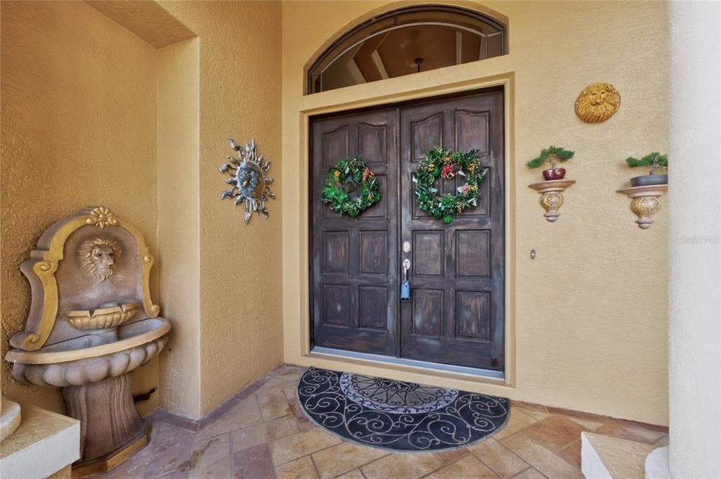 1141 ROTONDA CIRCLE photo 2