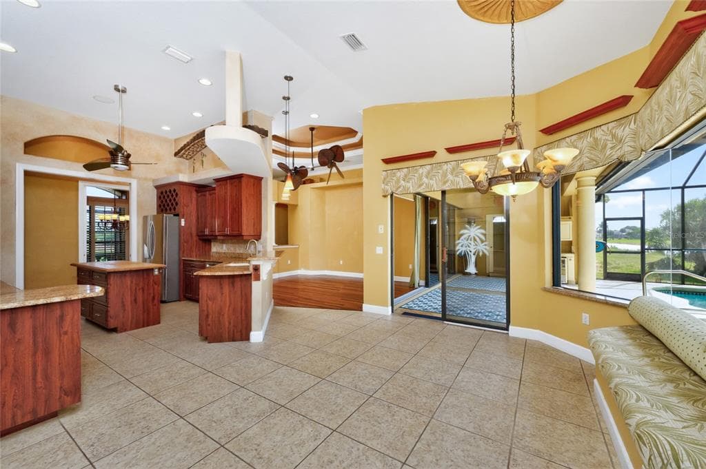 1141 ROTONDA CIRCLE photo 13