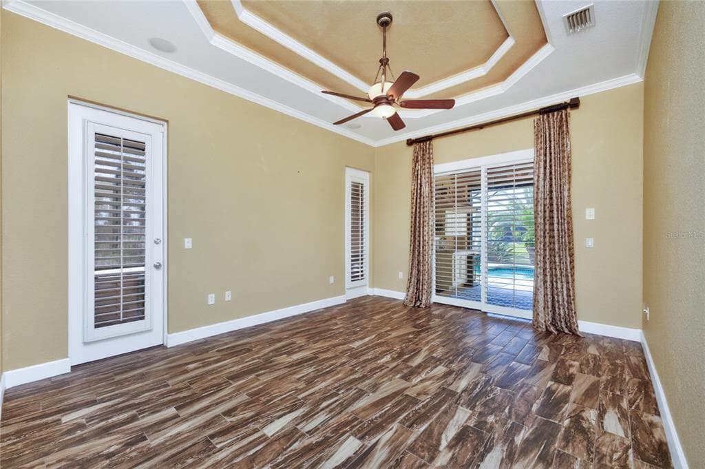 1141 ROTONDA CIRCLE photo 21