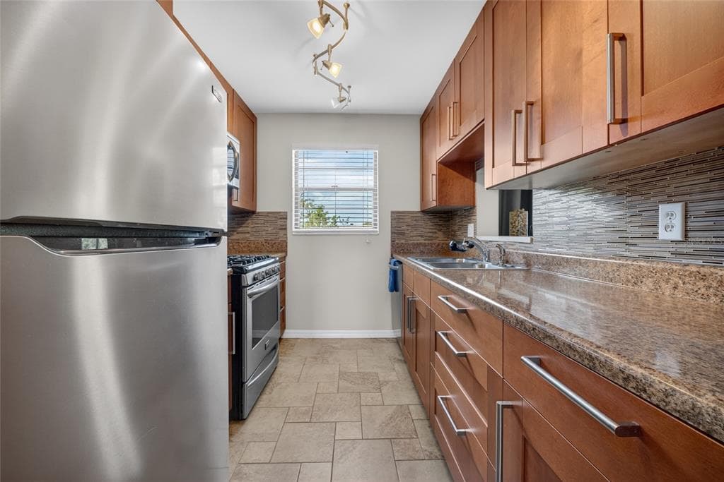 6080 80TH STREET N 409 photo 6