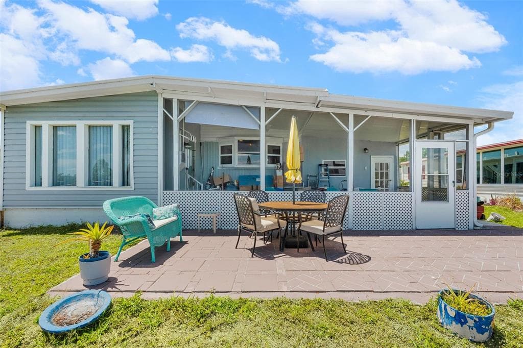 970 JOLANDA CIRCLE photo 23