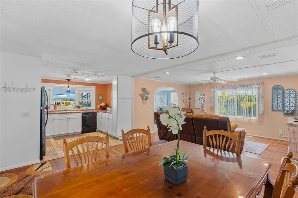 970 JOLANDA CIRCLE photo 7
