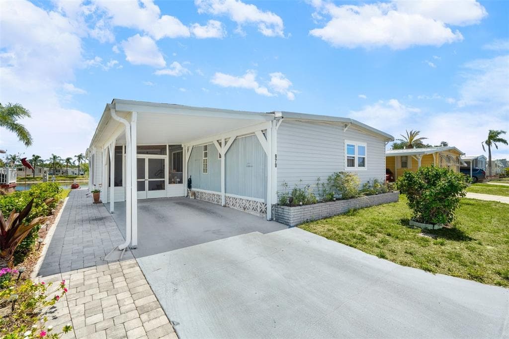 970 JOLANDA CIRCLE photo 1