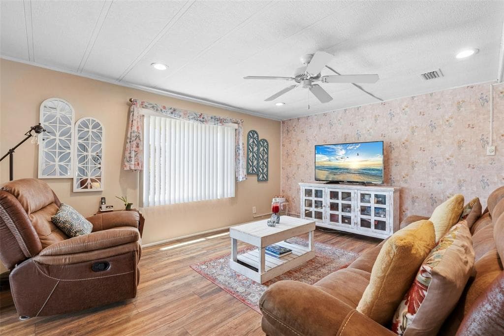970 JOLANDA CIRCLE photo 5