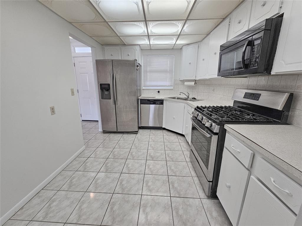 5980 SHORE BOULEVARD S 405 photo 4