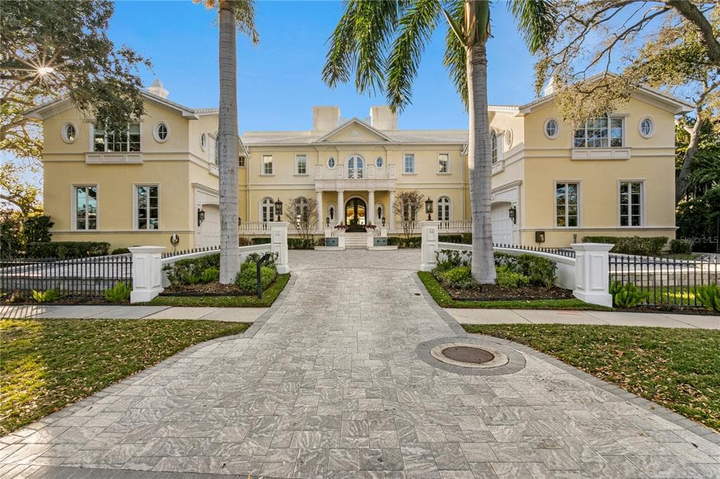 52 LADOGA AVENUE 2