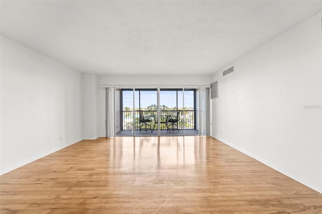 10355 PARADISE BOULEVARD 403 photo 16