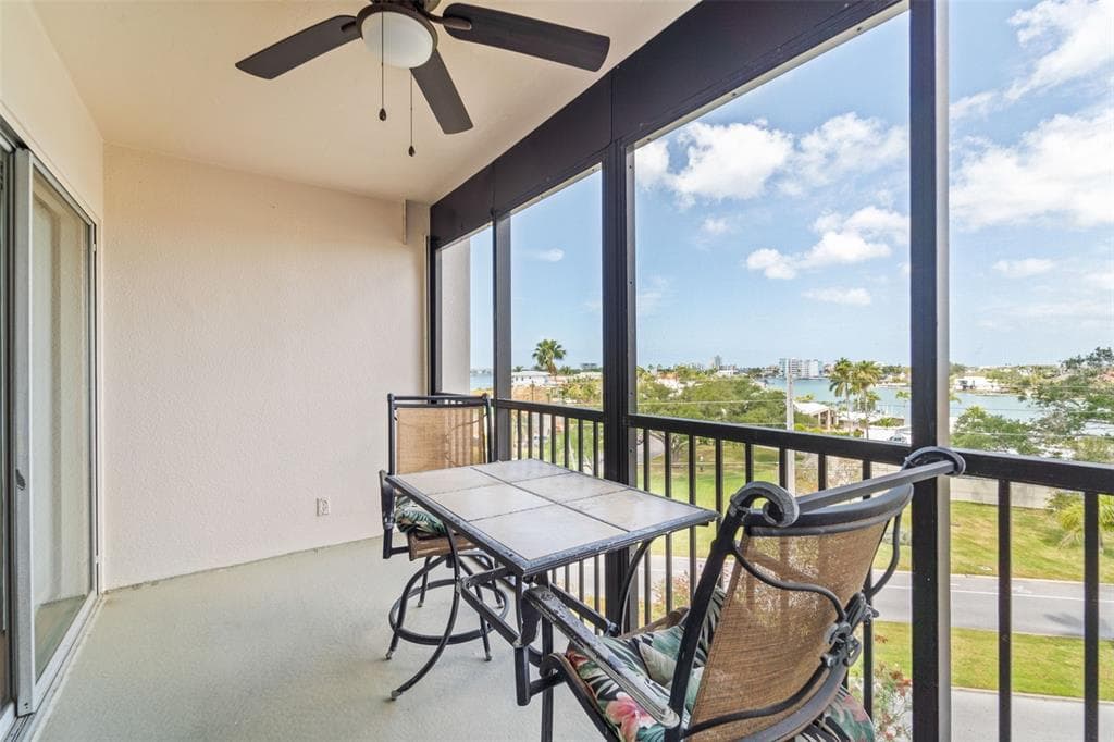 10355 PARADISE BOULEVARD 403 photo 18
