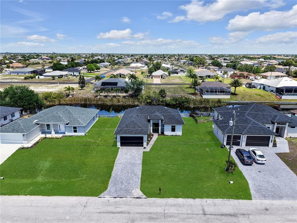1721 NW 2ND STREET photo 2