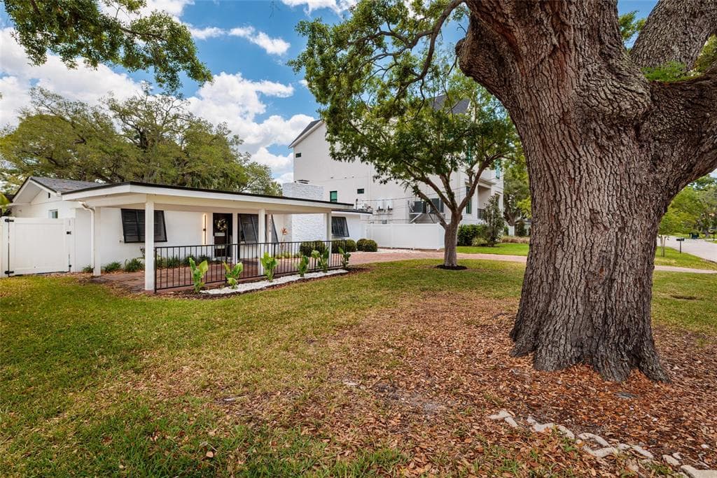 2216 S OCCIDENT STREET photo 3