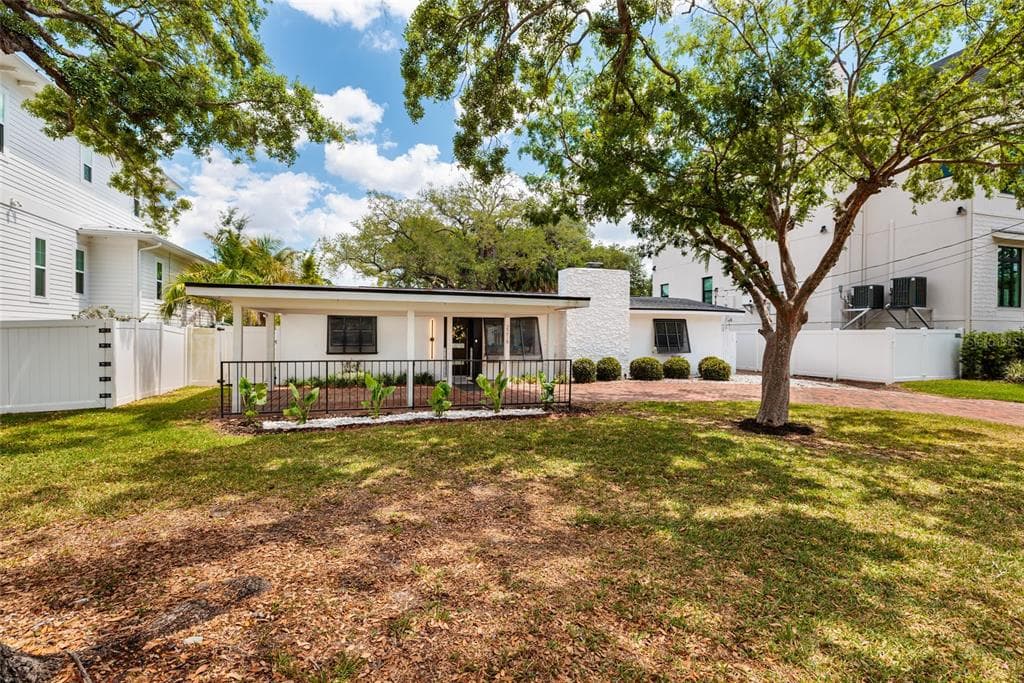 2216 S OCCIDENT STREET photo 1