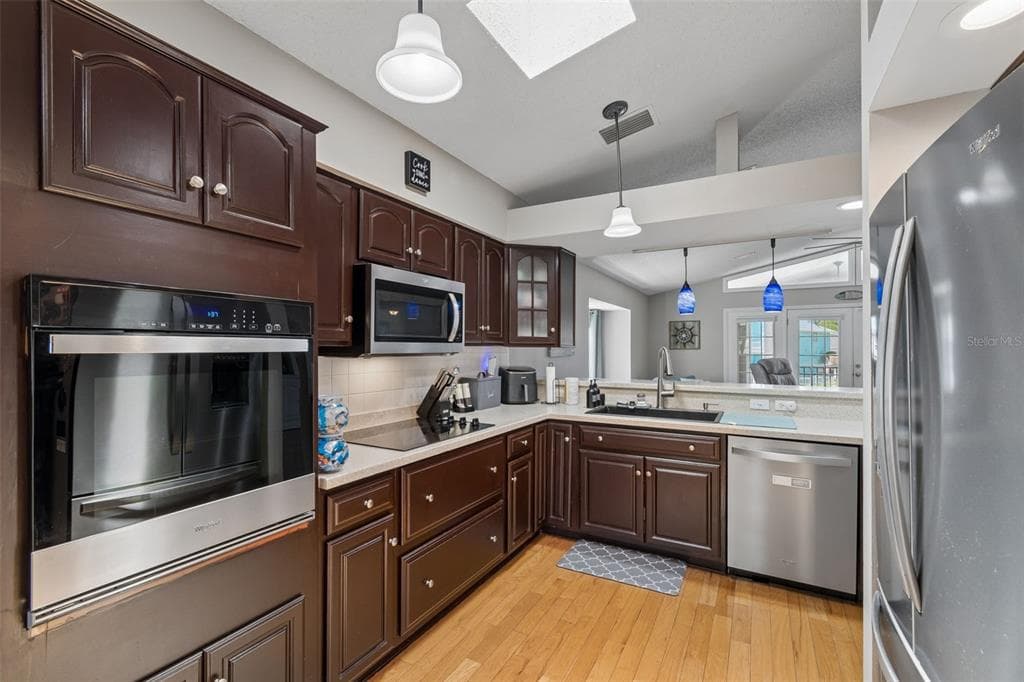 6211 BAYSIDE DRIVE photo 6