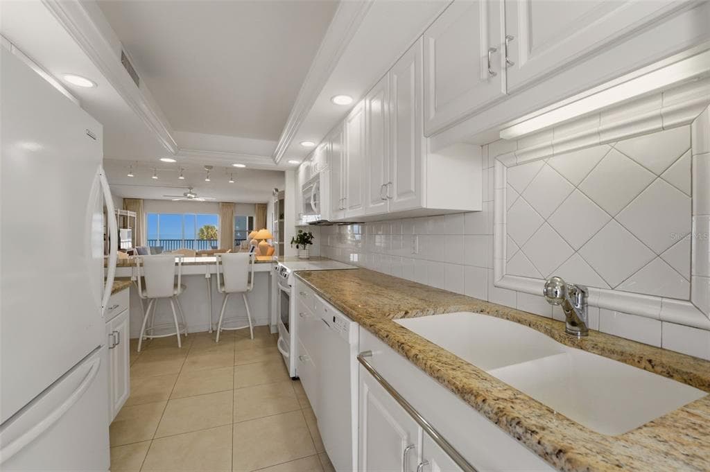 1150 TARPON CENTER DRIVE 304 photo 12